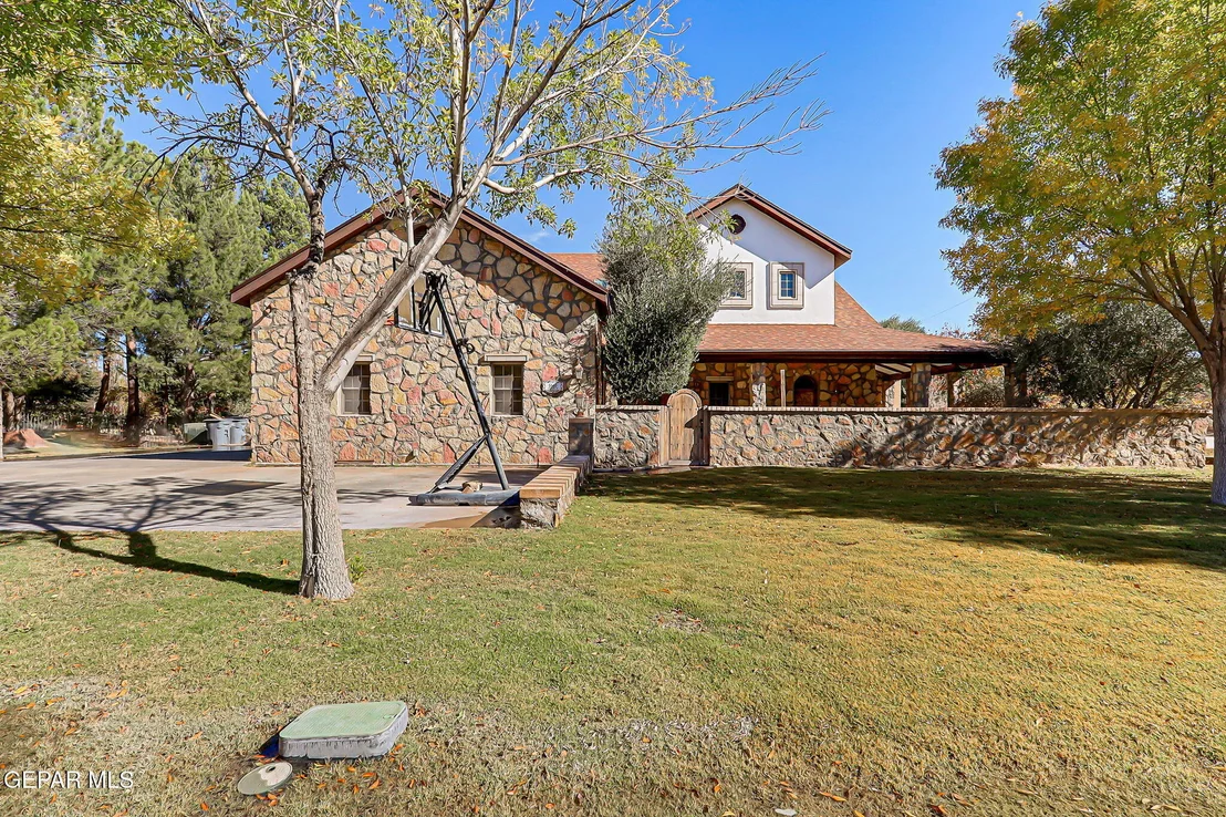 Photo of 5540 Westside Drive