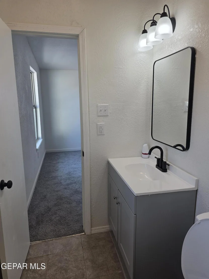Photo of 331 CARNIVAL Drive