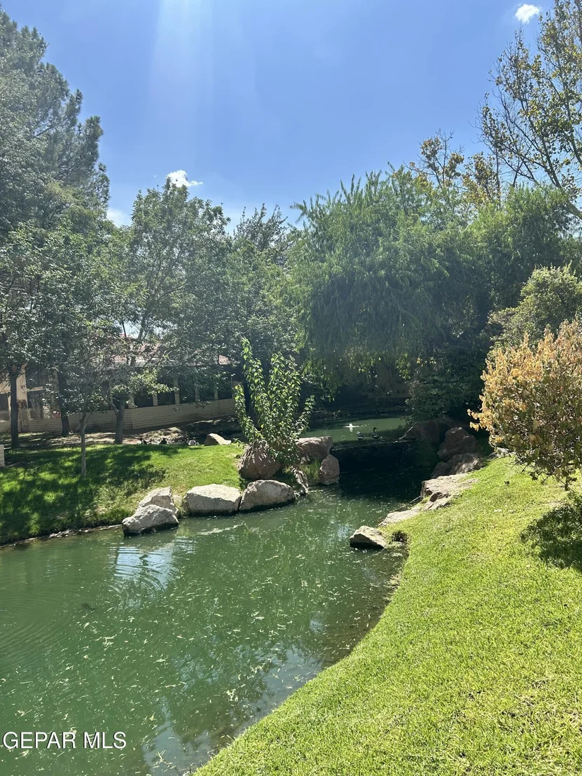 Photo of 804 LAKESHORE Drive