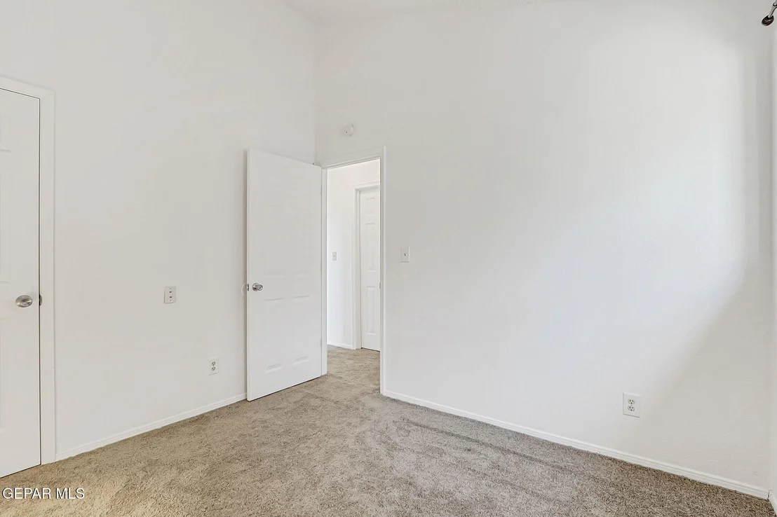 Photo of 10846 QUARTZ Street