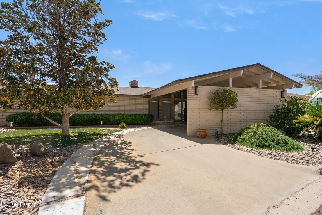 Photo of 516 N SATELLITE Drive
