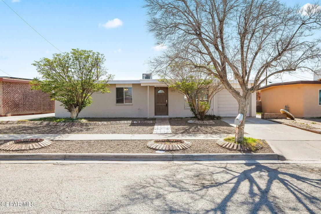 Photo of 8282 VALLE PLACIDO Drive