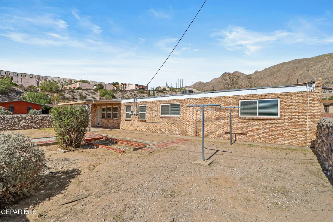 Photo of 237 MOONGLOW Drive