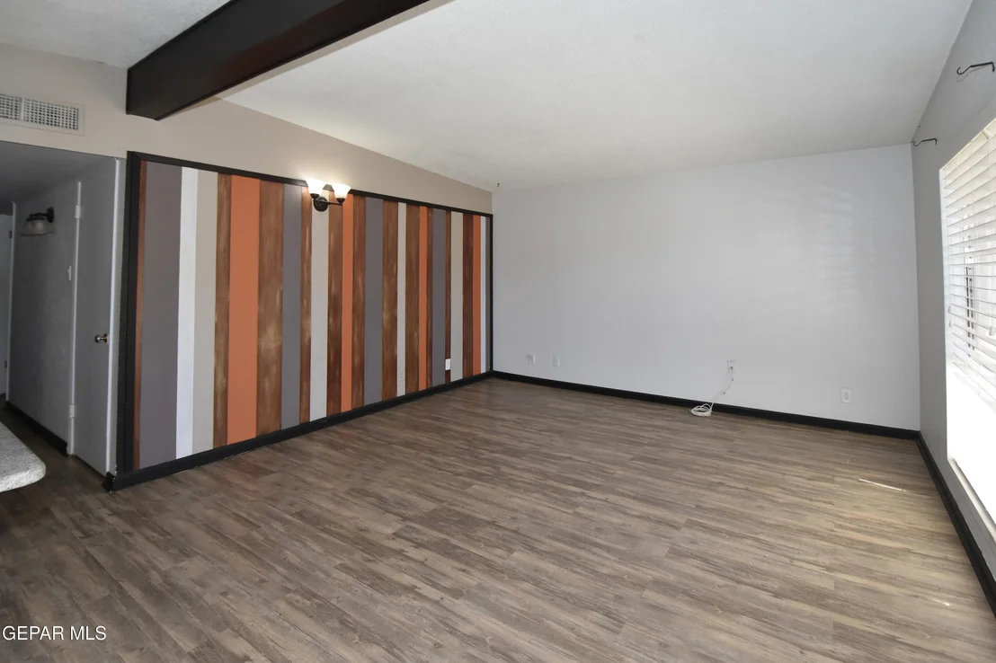 Photo of 5372 CIRCUS Lane
