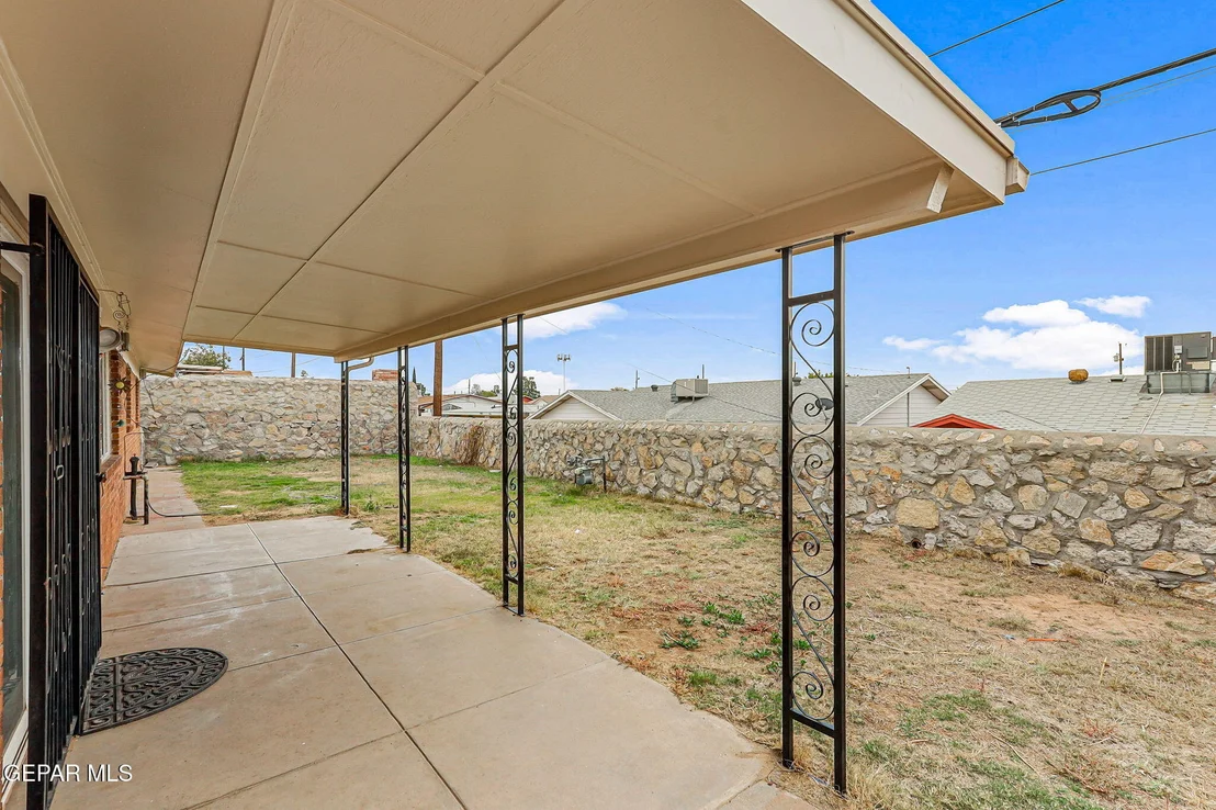 Photo of 540 MARTHMONT Way
