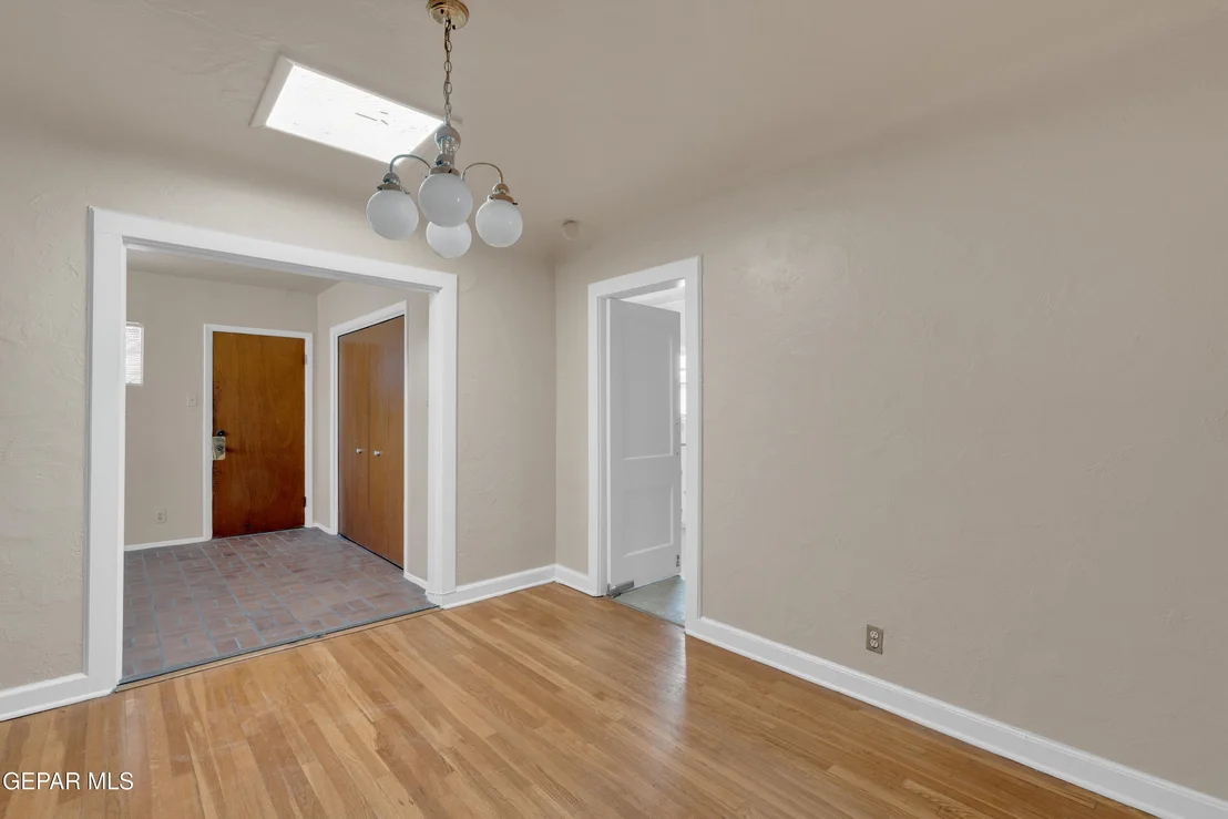 Photo of 412 E BALTIMORE Drive