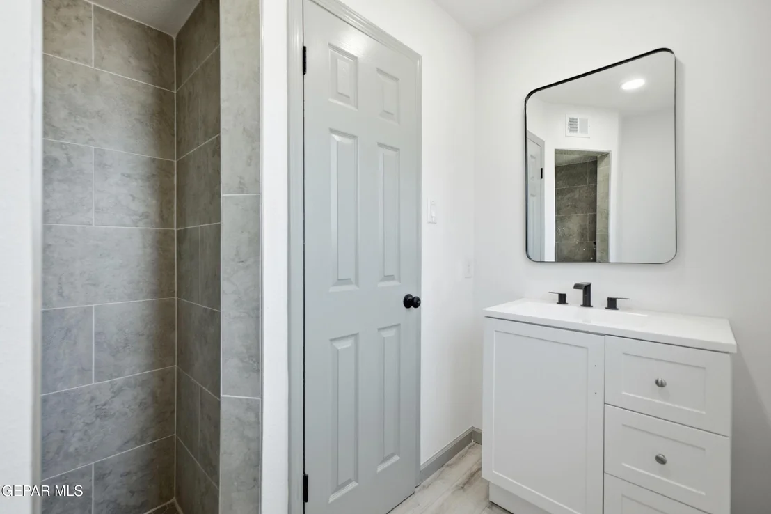 Photo of 8312 Mineola Drive