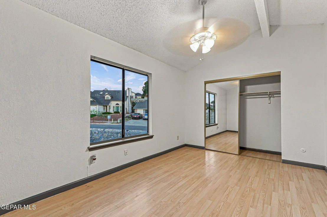 Photo of 7420 LAKEHURST Road
