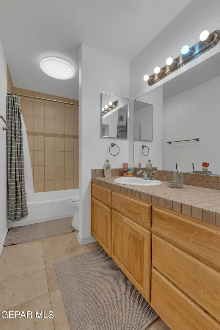 Photo of Unit T37 at 4433 STANTON Street
