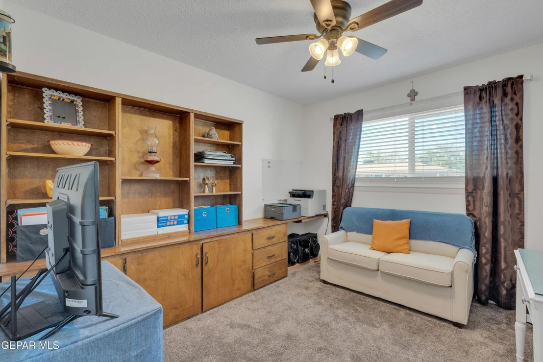 Photo of 400 Perth Court