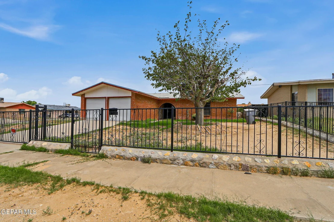 Photo of 2168 SEPTIEMBRE Drive
