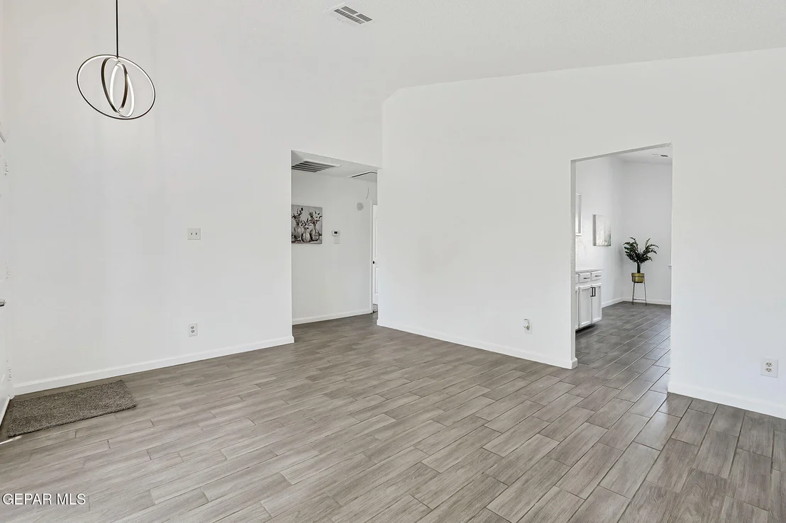 Photo of 9281 NOTTINGHAM Drive