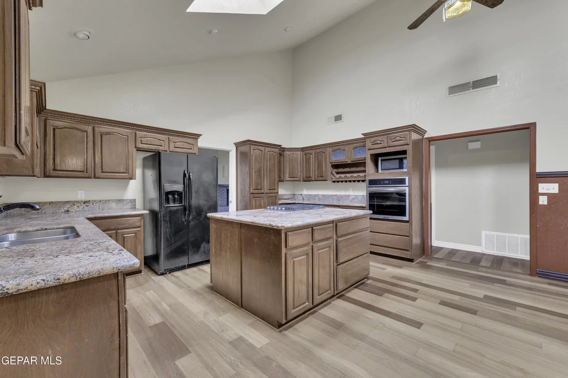 Photo of 2021 GREENLEE Drive