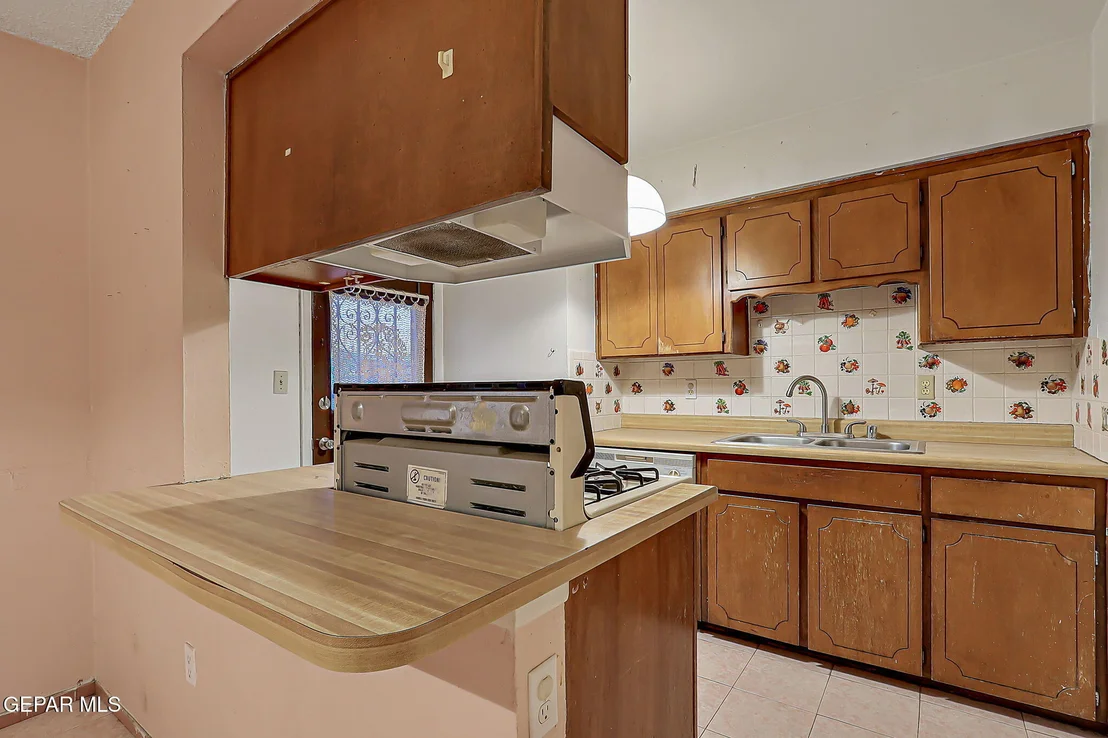 Photo of 7925 Broadway Drive