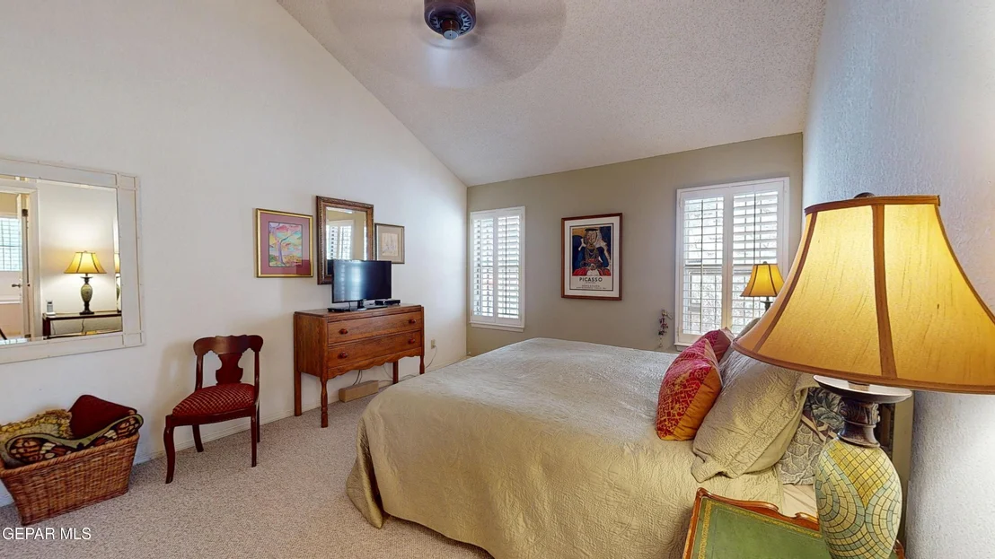 Photo of 724 CHELTENHAM Drive