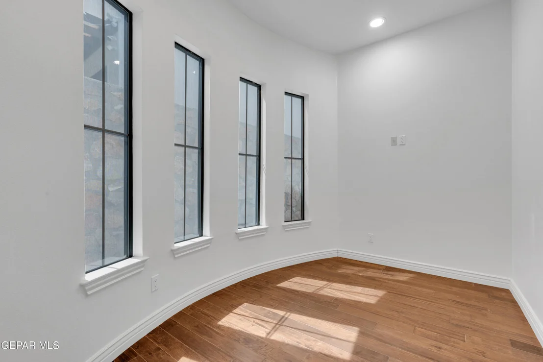 Photo of 5833 SUNDALE Road
