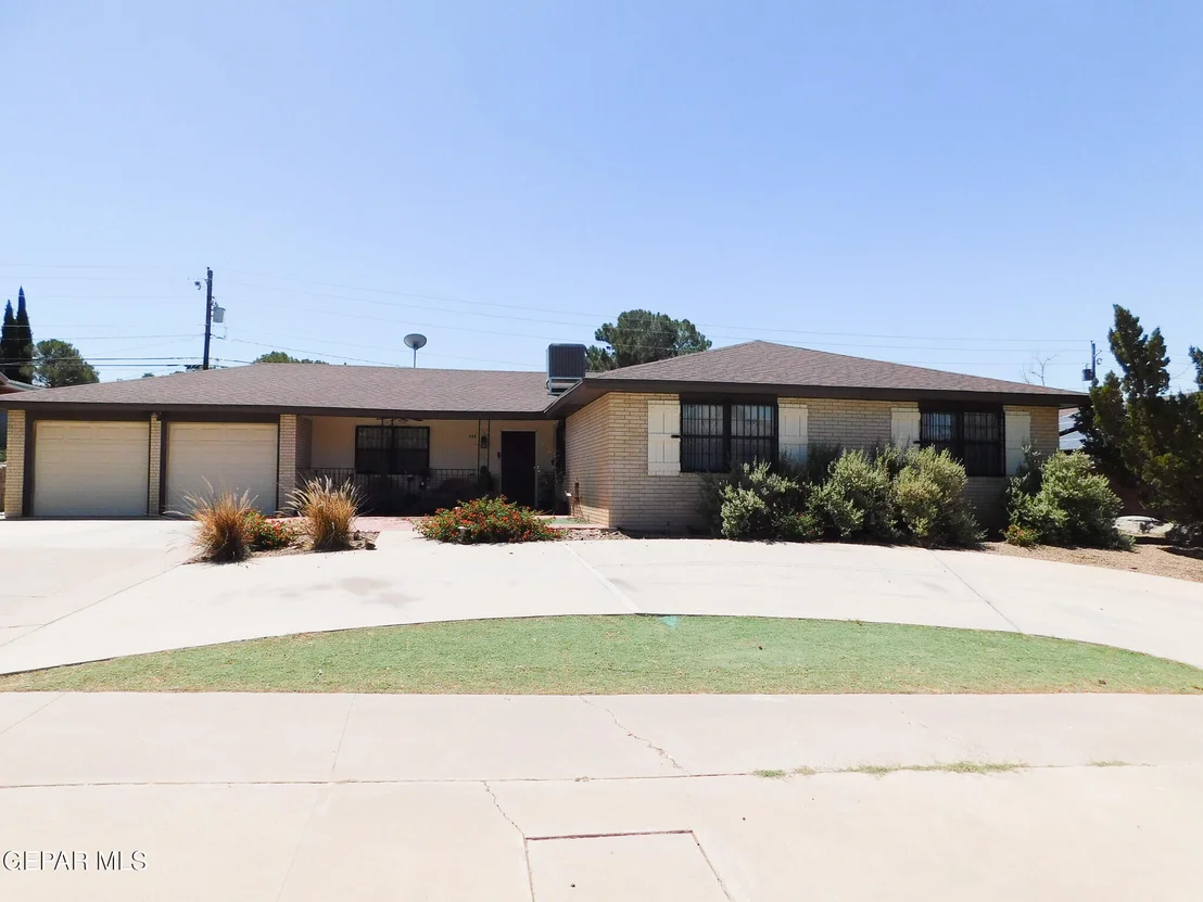 Photo of 624 DE LEON Drive