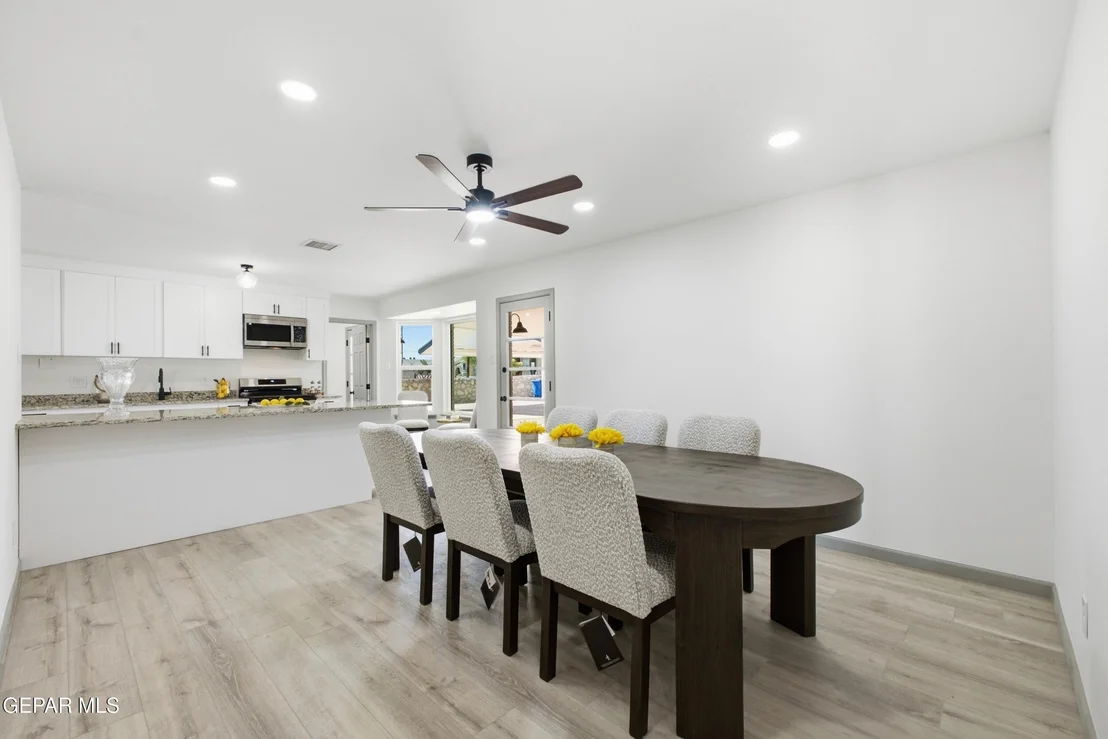 Photo of 8312 Mineola Drive