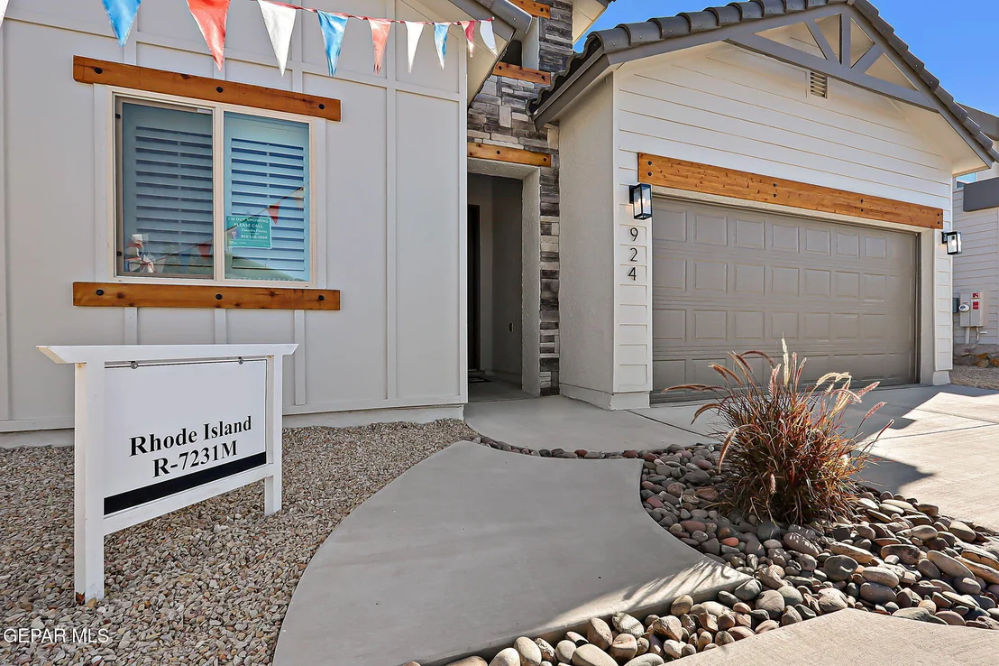 Photo of 924 Nayland Place