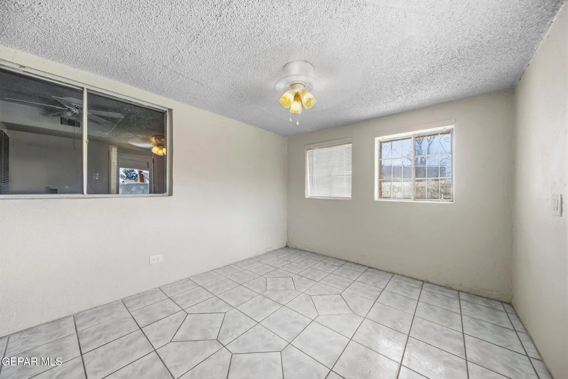 Photo of 5436 EDMONTON Avenue