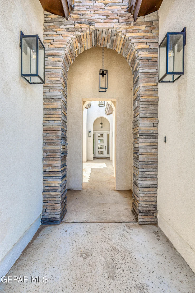 Photo of 5620 RIVER RUN Street