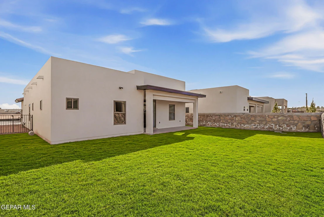 Photo of 945 Ada Lane