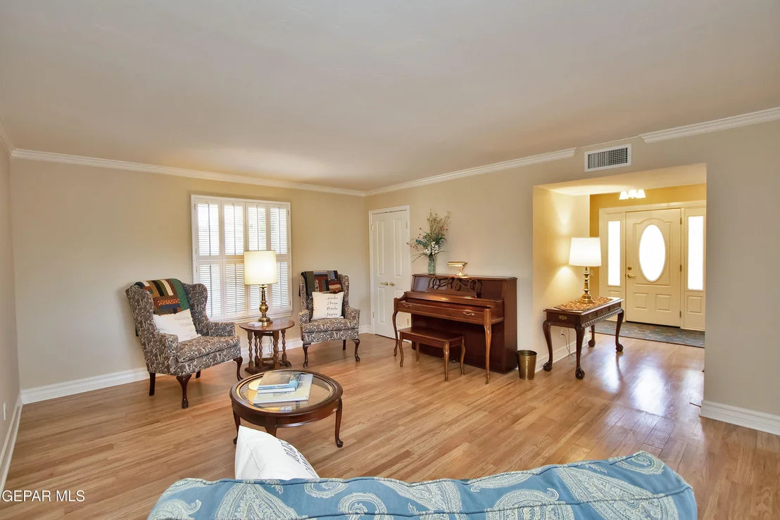 Photo of 517 Stonebluff Road