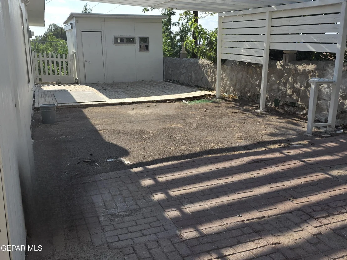 Photo of 331 CARNIVAL Drive