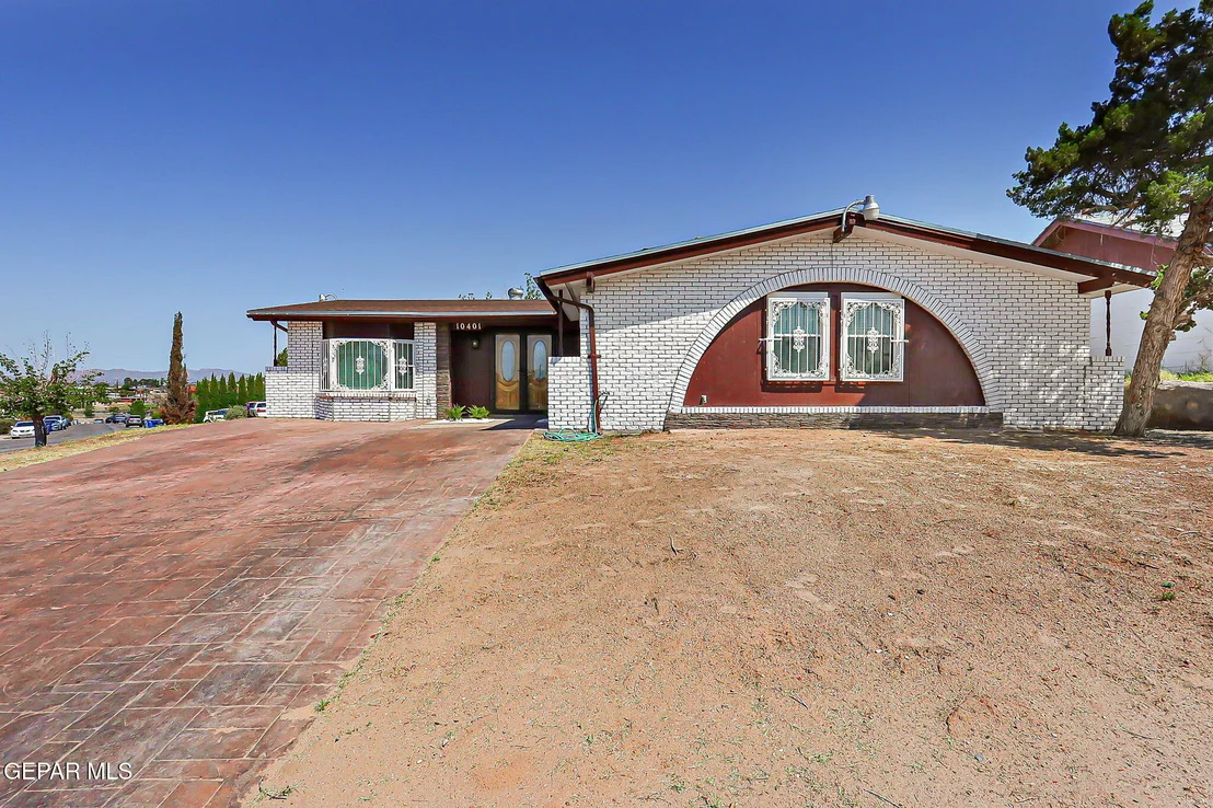 Photo of 10401 Springwood Drive