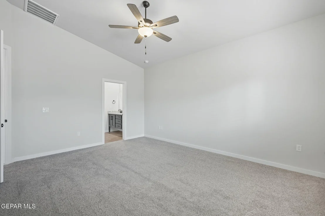 Photo of 925 Nayland Place