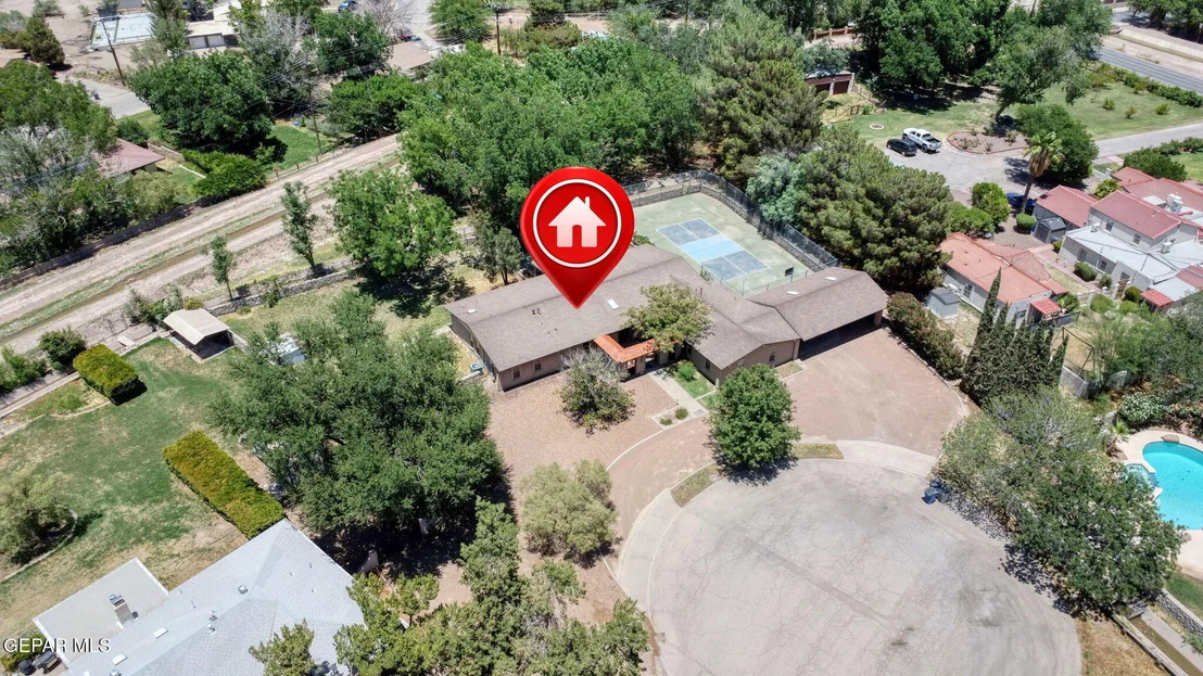 Photo of 713 LIVE OAK Drive
