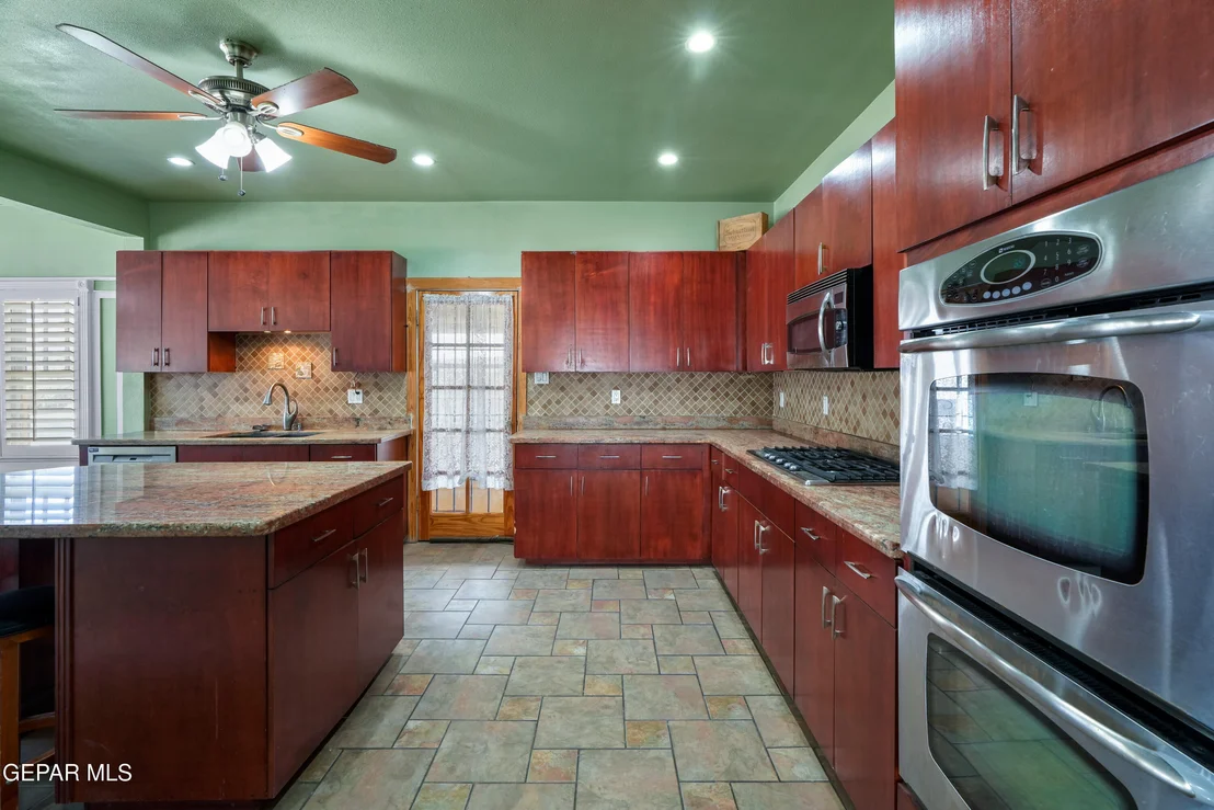 Photo of 3020 Wheeling Avenue