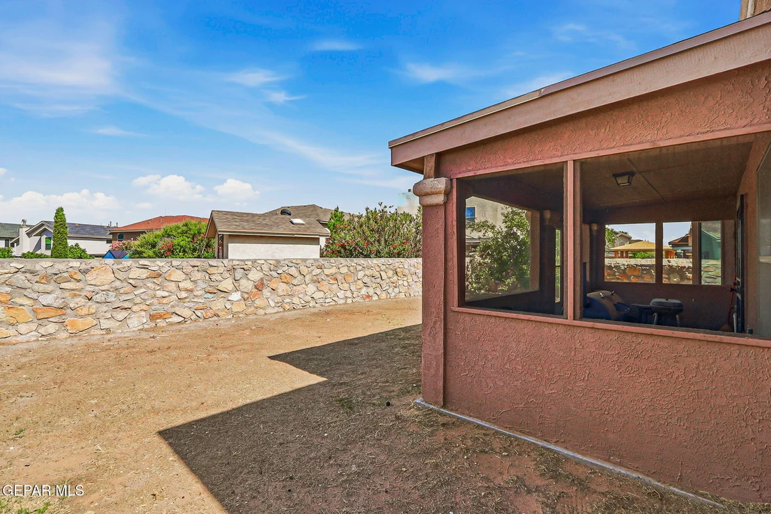 Photo of 11052 RAY MENA Lane