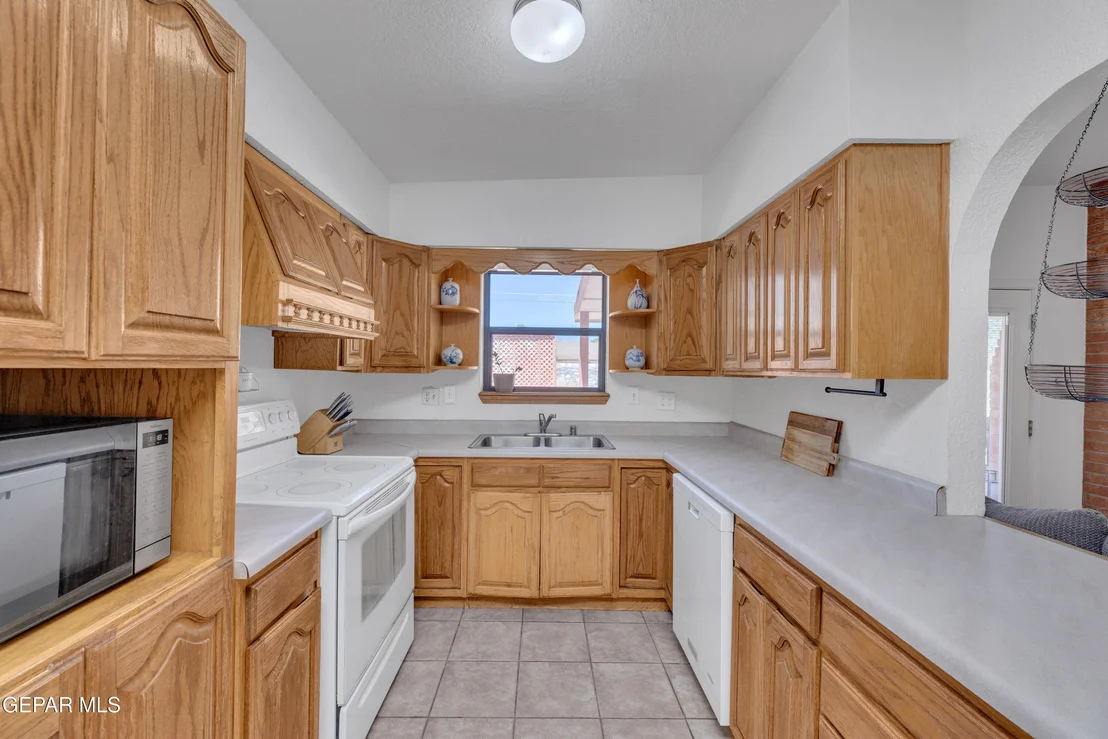 Photo of 10305 ASHWOOD Drive