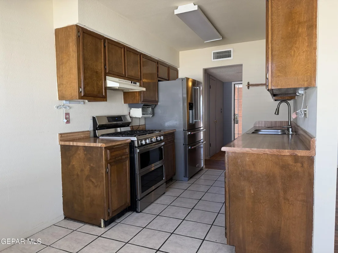 Photo of 1012 ONEIDA Drive