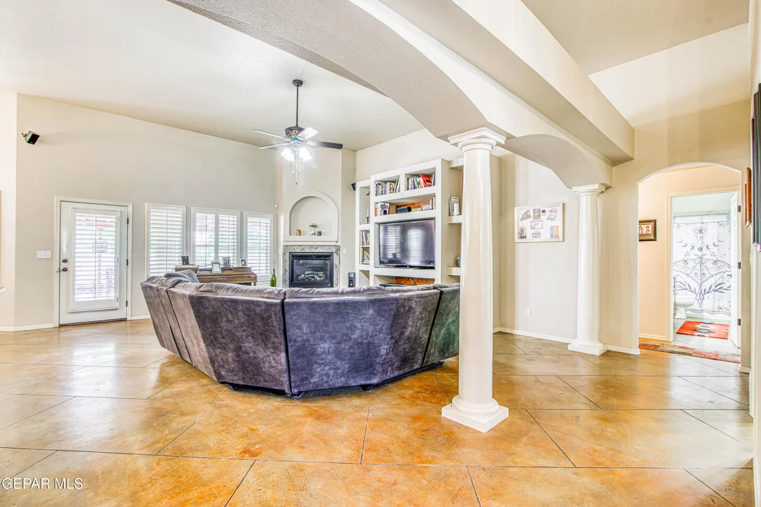 Photo of 5800 ANGEL Street