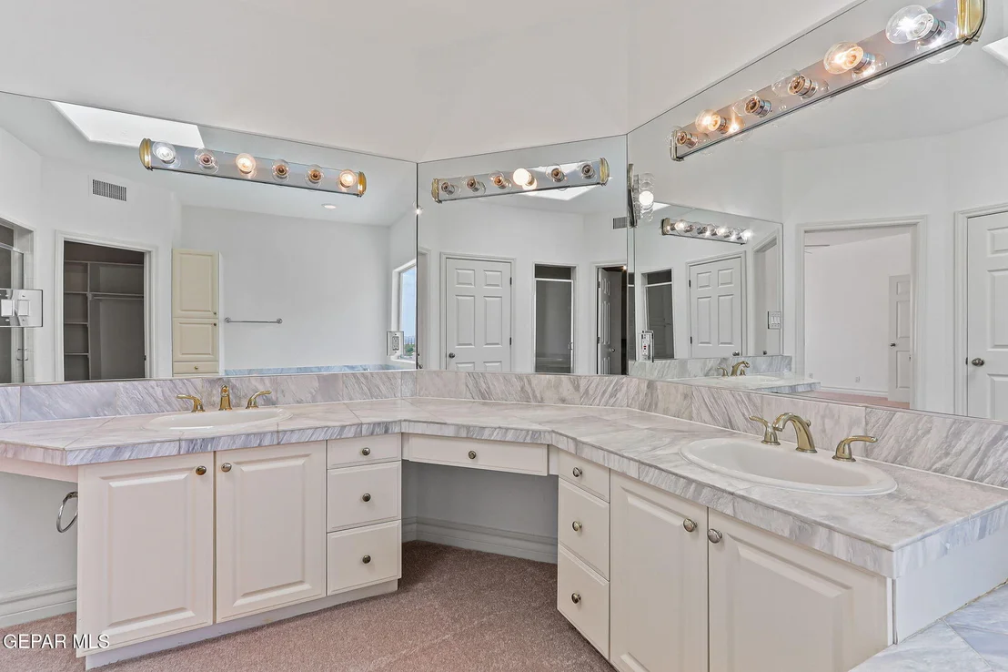 Photo of 5566 Buckley Drive