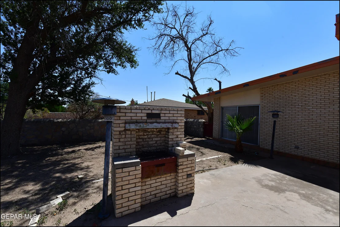 Photo of 9525 DESERT RIDGE Drive
