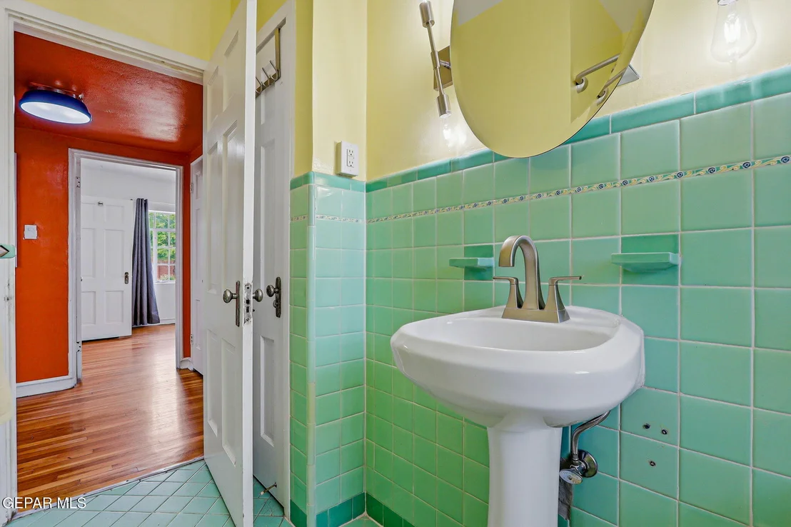 Photo of 700 E BALTIMORE Drive