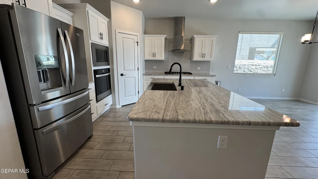 Photo of 388 NAILSEAS Place