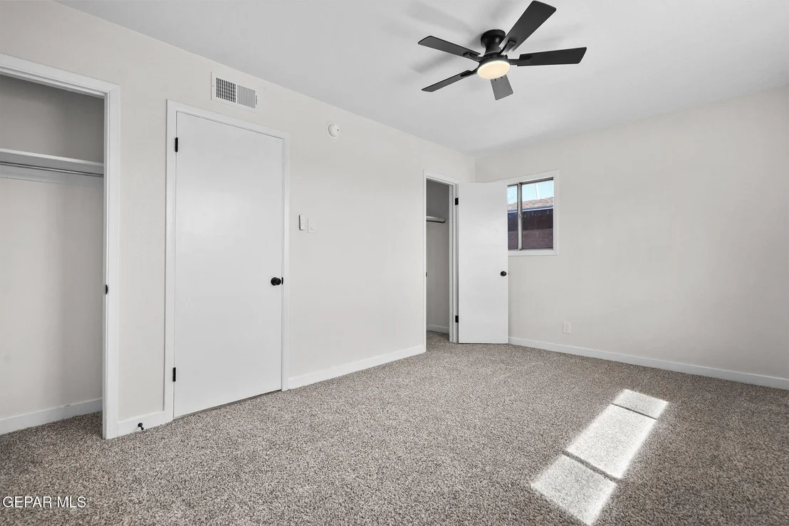 Photo of 4947 AIKEN Lane