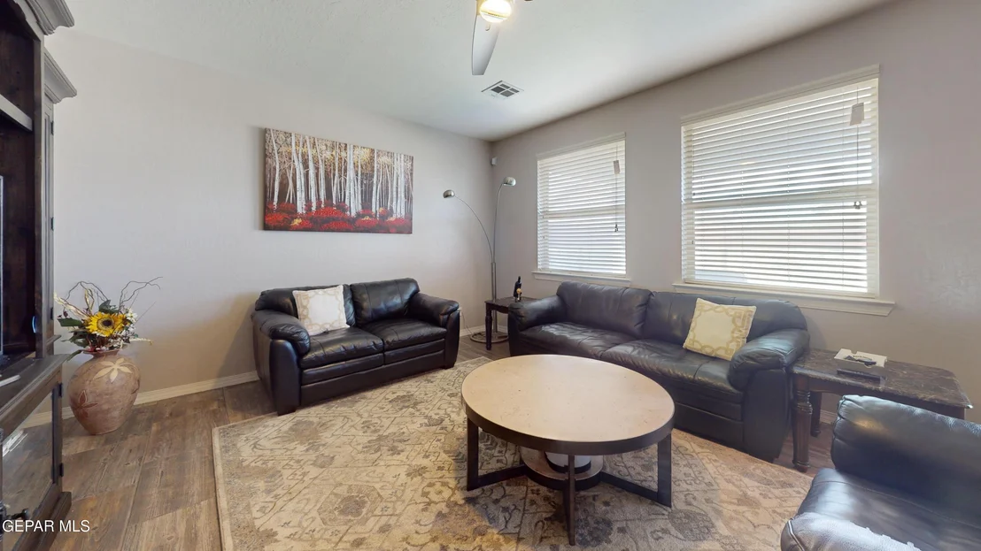 Photo of 129 N Manzanita Drive