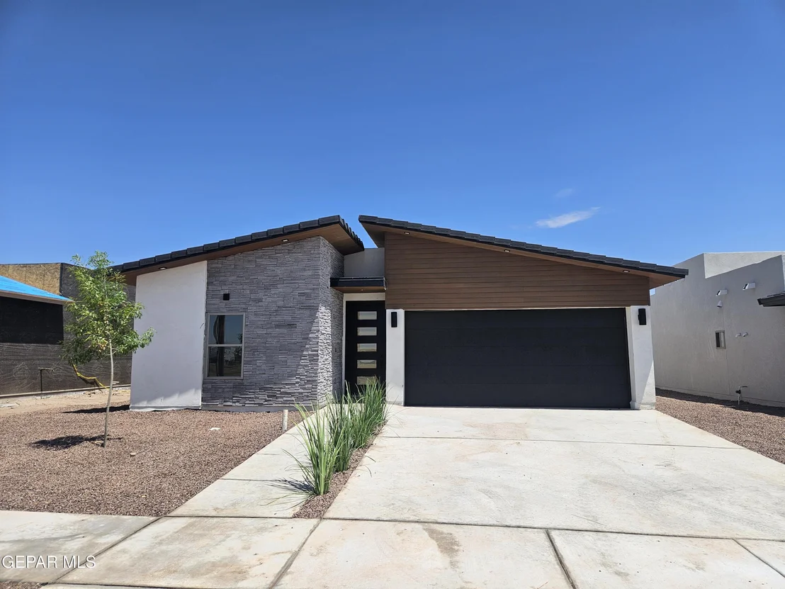 Photo of 933 ADA Lane