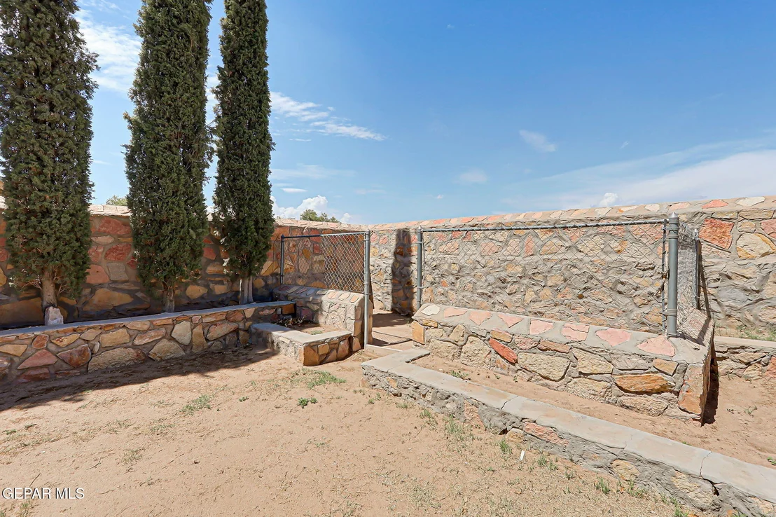 Photo of 9281 NOTTINGHAM Drive