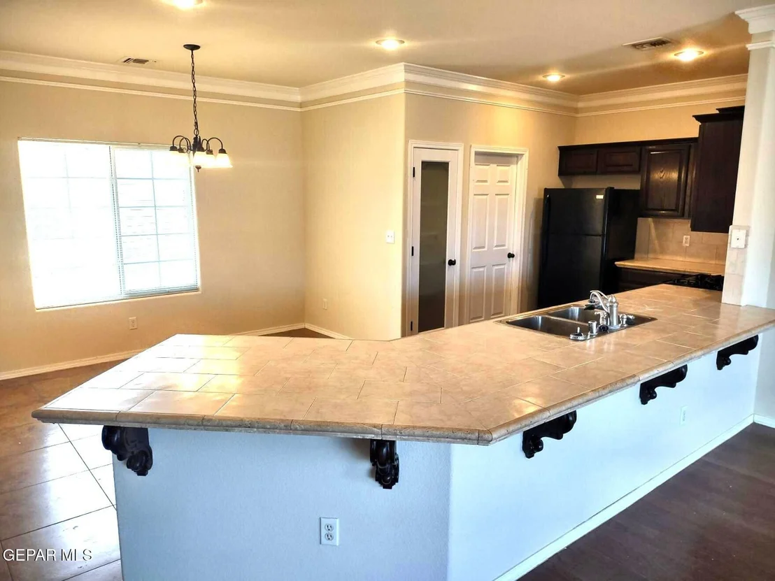 Photo of 633 Bariloche Drive