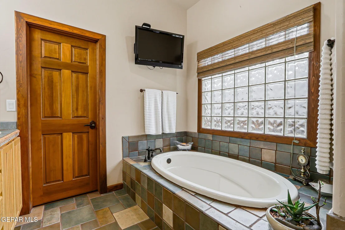Photo of 1133 CALLE LOMAS Drive