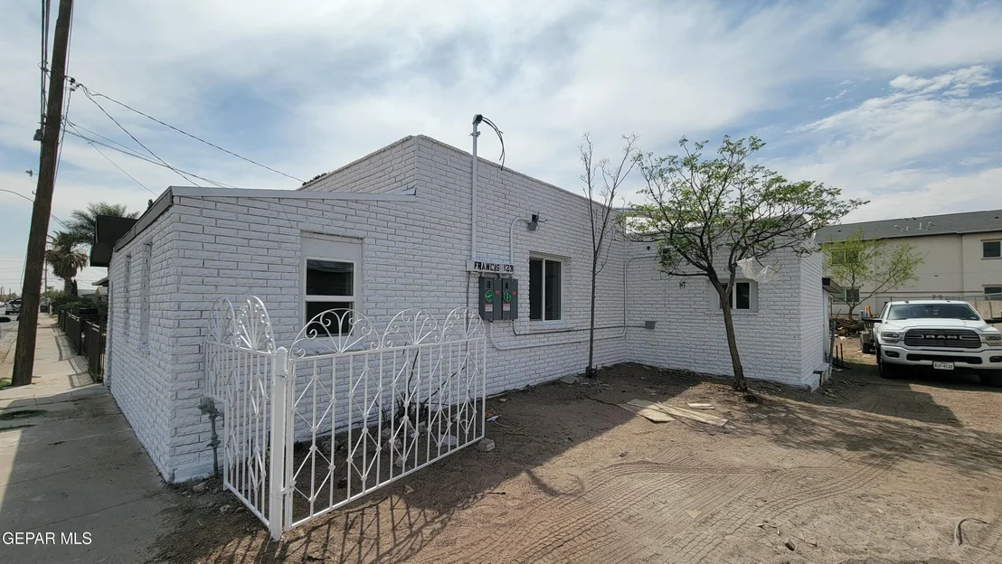 Photo of 231 FRANCIS Street