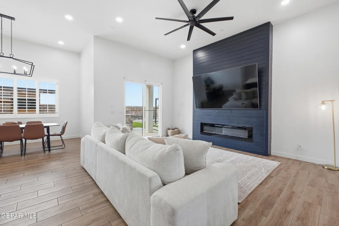 Photo of 889 Kirkby Way