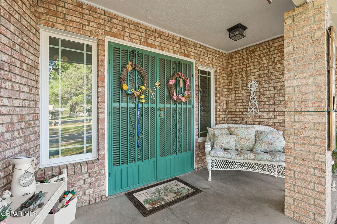 Photo of 136 LAURA GALE Drive