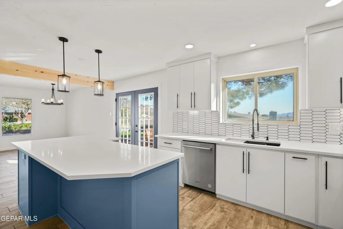 Photo of 4401 BUCKINGHAM Drive